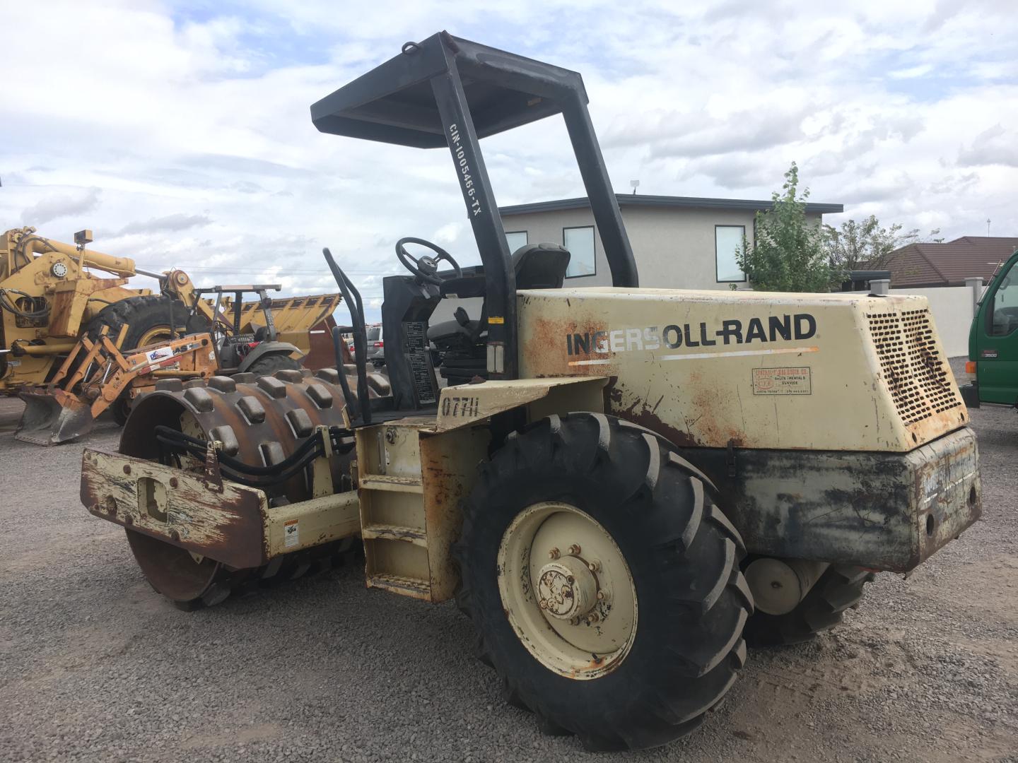 ./imagenes/INVOICE/2019/15520/COMPACTADOR PATA DE CABRA INGERSOLL RAND SD-70F PRO-PAC (22).JPG